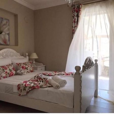 The White Hotel אלאקאטי מראה חיצוני תמונה