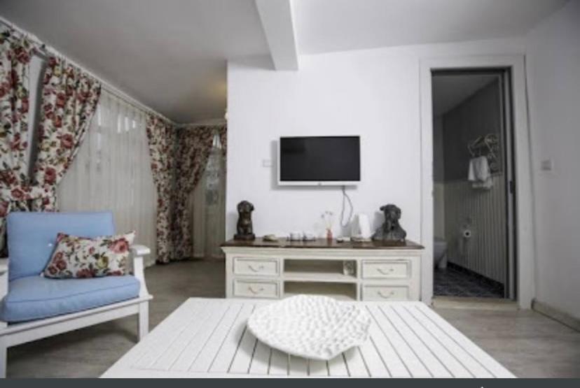The White Hotel אלאקאטי מראה חיצוני תמונה